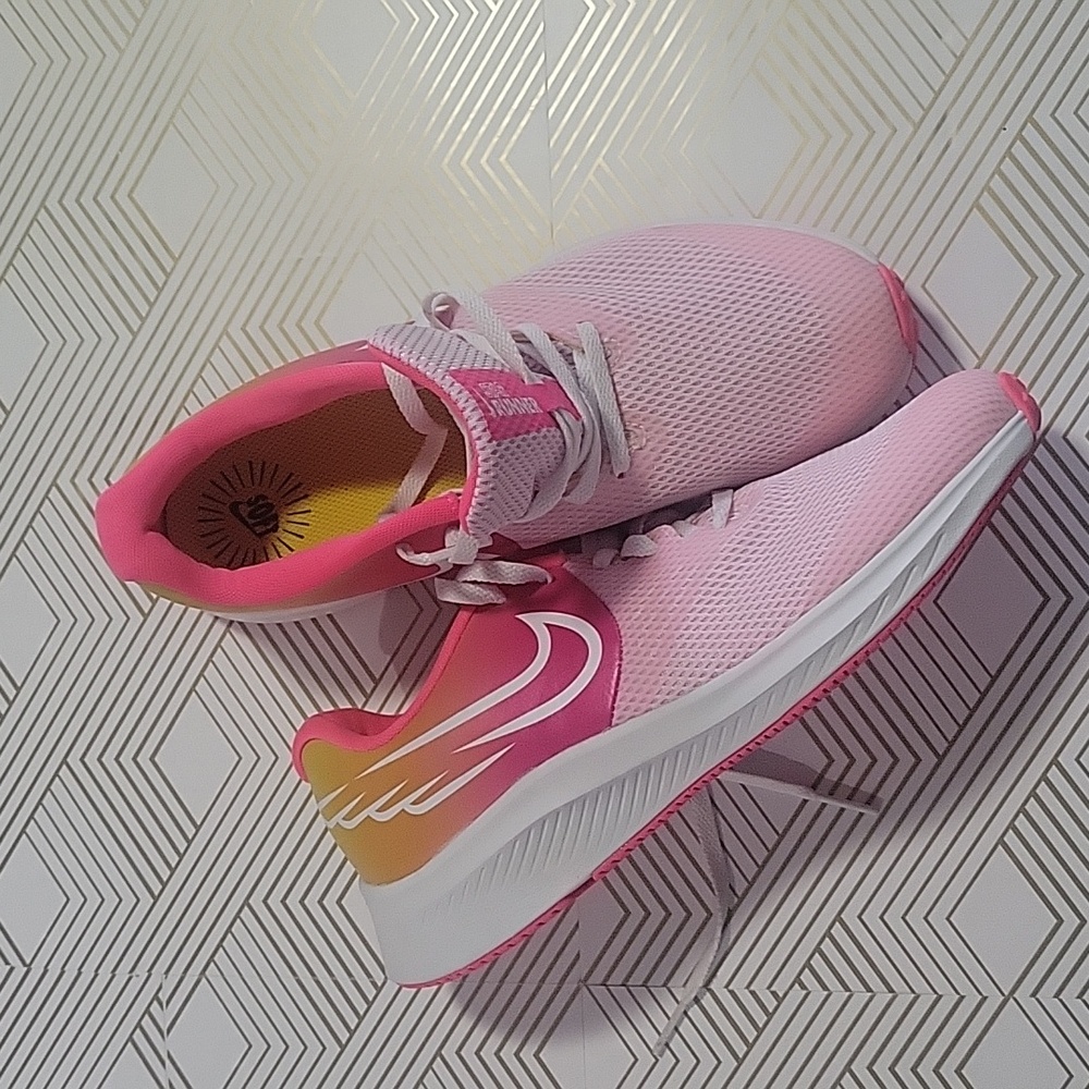 💖Nike sneakers (White/Pink and yellow)💖